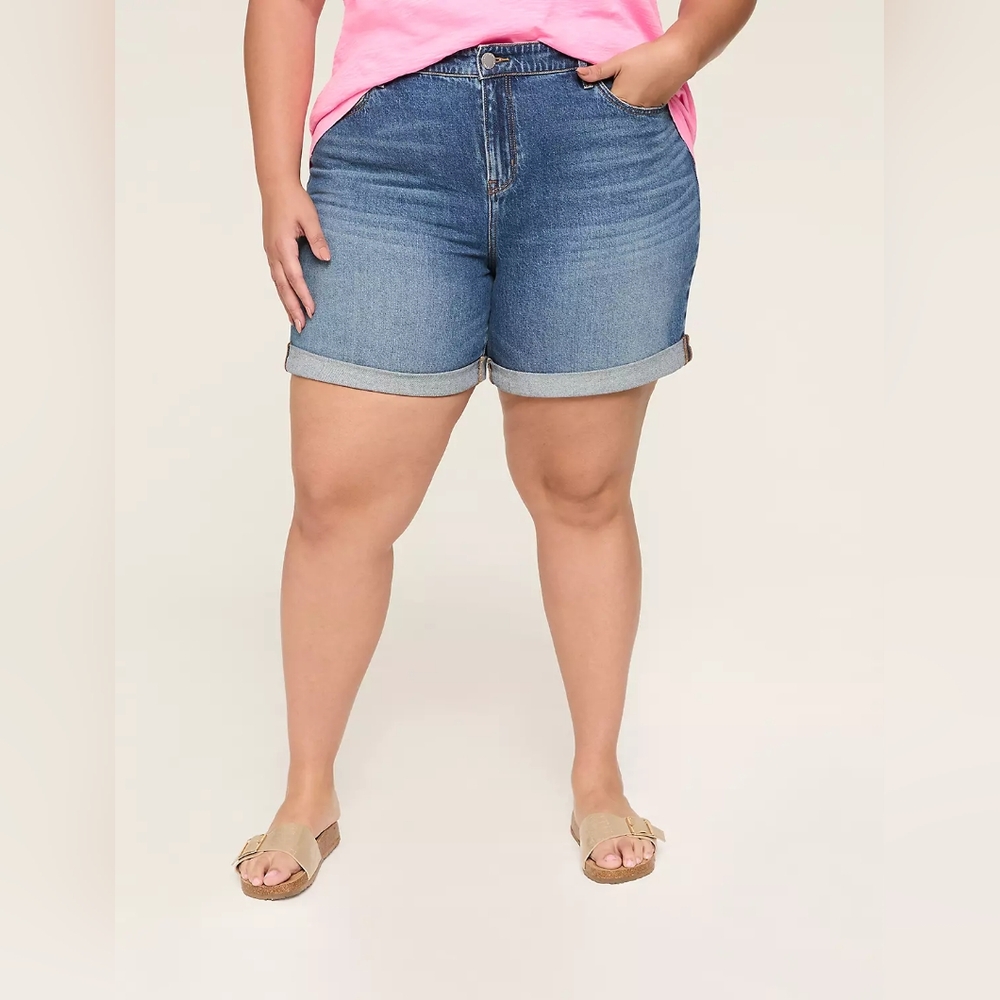 NWT Lane Bryant Size 16 Mid Rise Boyfriend Jean Shorts Medium Wash Cuffed Denim - Picture 12 of 13